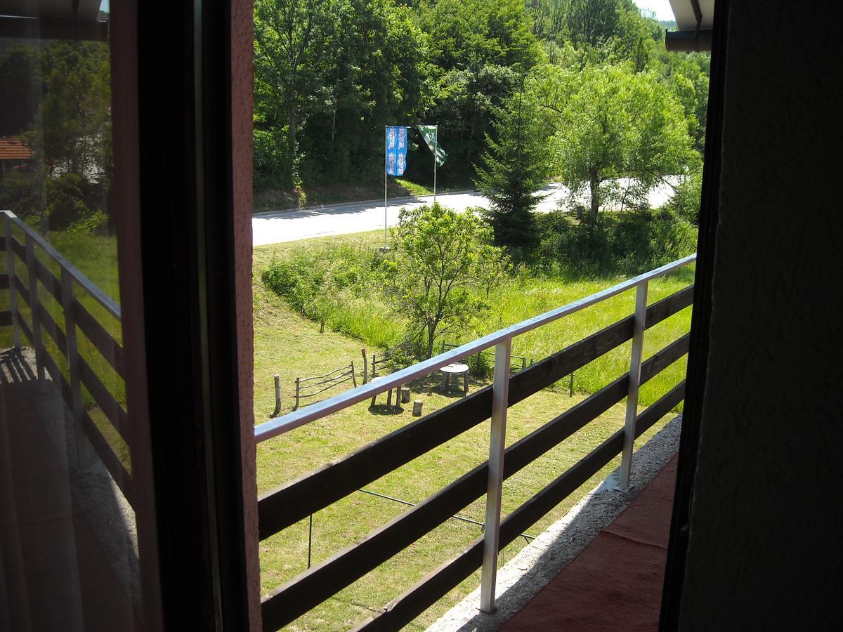 Motel Sretno Good Luck Trnovo Exterior photo